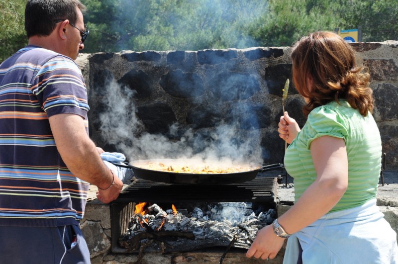 Use of picnic and BBQ points in the Sierra Espuña