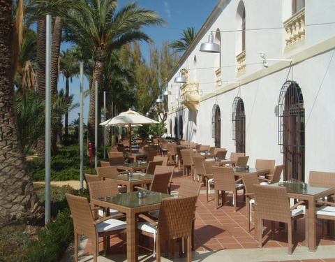 Hacienda Riquelme Golf Resort bars, restaurants and where to eat