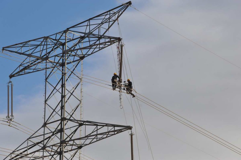 <span style='color:#780948'>ARCHIVED</span> - Rising electricity prices in Spain drive up inflation to 2.2% in April