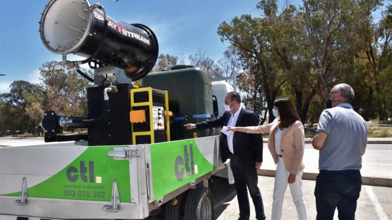 <span style='color:#780948'>ARCHIVED</span> - Elche brings in the big guns for fight against mighty mosquitoes