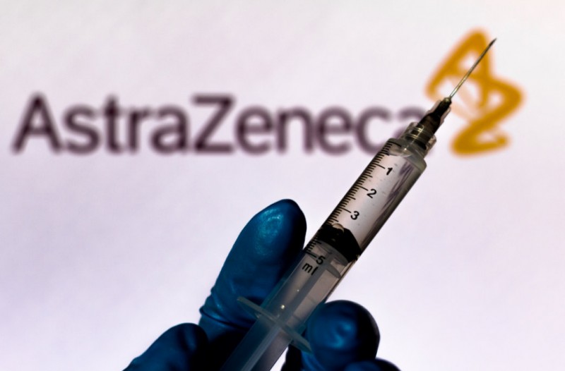 <span style='color:#780948'>ARCHIVED</span> - Spain authorizes Pfizer substitute for second AstraZeneca Covid vaccine dose