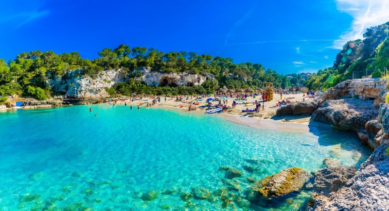 <span style='color:#780948'>ARCHIVED</span> - Balearic Islands will accept tourists from within Spain without Covid test and with first jab from Sunday