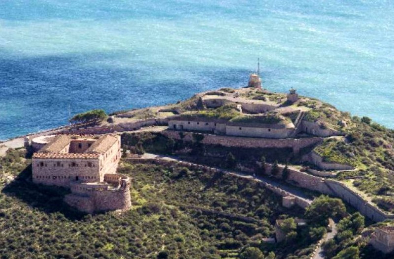 <span style='color:#780948'>ARCHIVED</span> - Historic Cartagena gun batteries for sale to private investors!