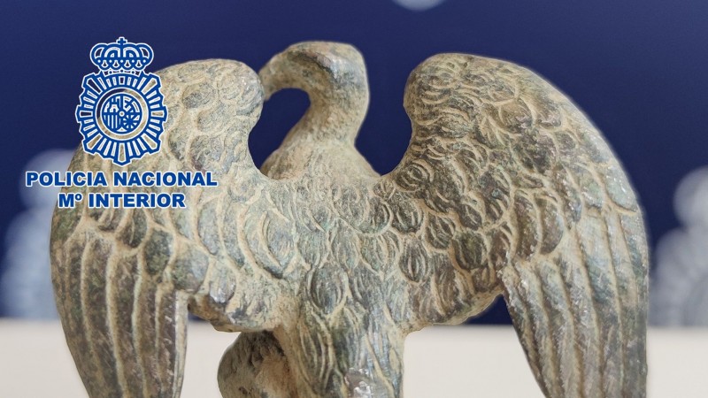 <span style='color:#780948'>ARCHIVED</span> - Archaeologists study mystery Roman eagle recovered by police in Badajoz