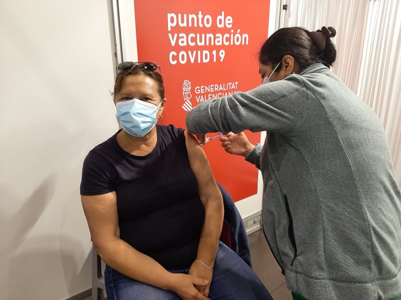 <span style='color:#780948'>ARCHIVED</span> - Spain breaks daily vaccination record again and passes 25 per cent milestone