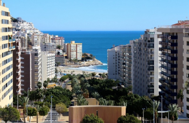<span style='color:#780948'>ARCHIVED</span> - Free parking zones for Benidorm residents