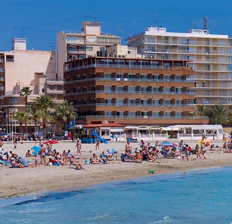 <span style='color:#780948'>ARCHIVED</span> - Summer bookings soar on the Spanish costas