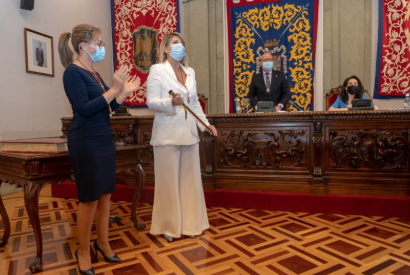<span style='color:#780948'>ARCHIVED</span> - Noelia Arroyo takes office as Mayoress of Cartagena