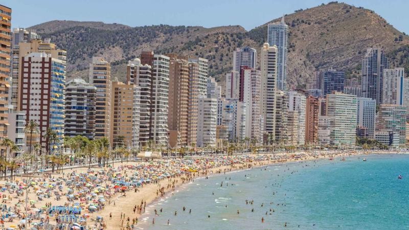 <span style='color:#780948'>ARCHIVED</span> - Benidorm to restrict sunbed numbers on its Costa Blanca beaches