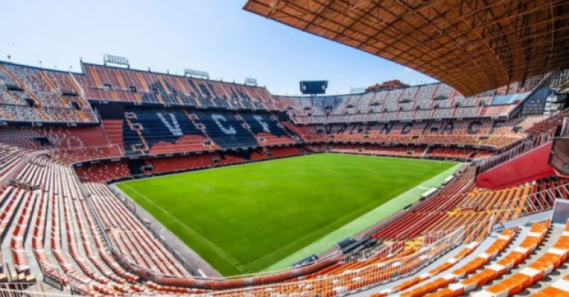 <span style='color:#780948'>ARCHIVED</span> - Spain increases the capacity of football stadiums and basketball arenas