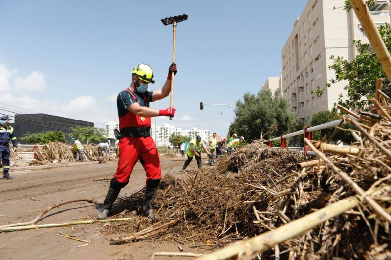 <span style='color:#780948'>ARCHIVED</span> - Aguilas continues clean-up after torrential rains on Thursday