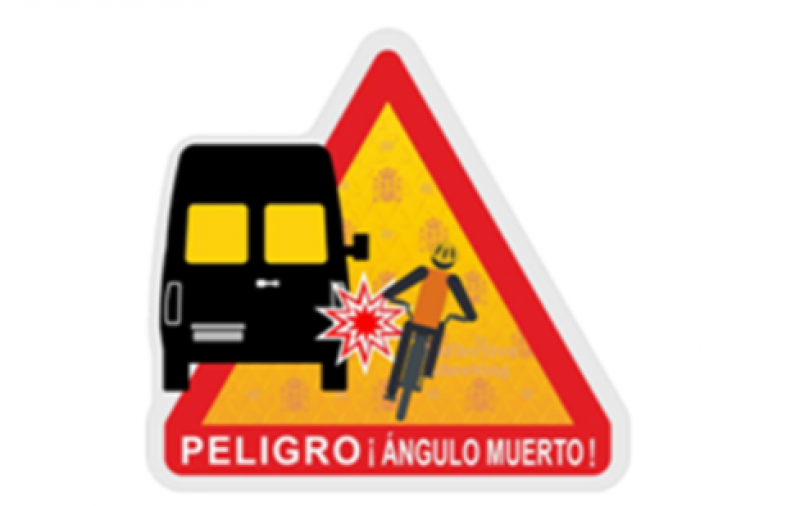 <span style='color:#780948'>ARCHIVED</span> - New DGT warning signs for transport vehicles