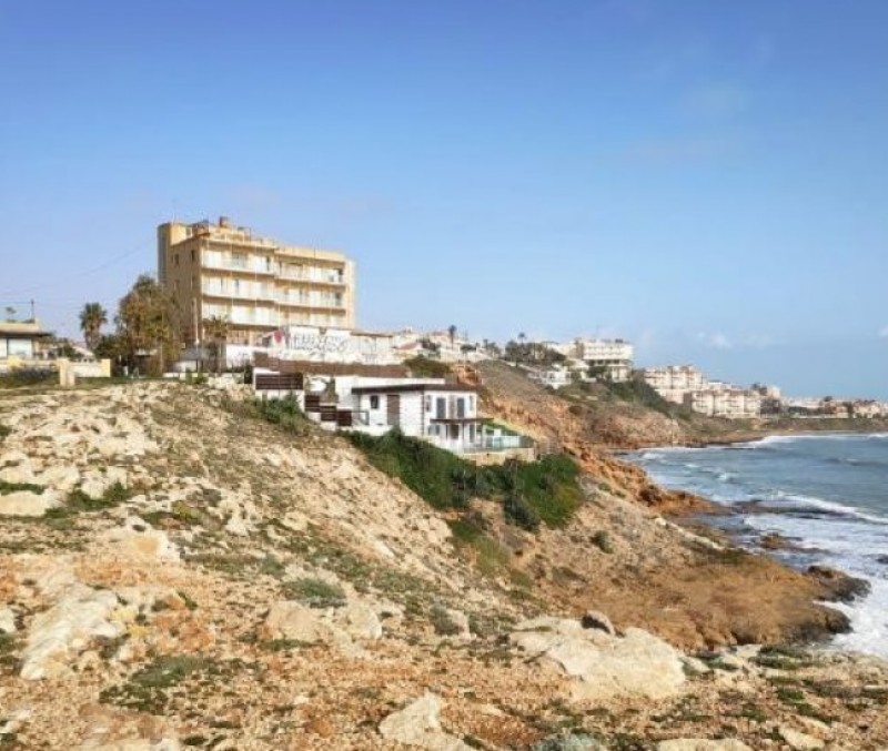 <span style='color:#780948'>ARCHIVED</span> - French firm begins converting abandoned Eden Rock in Torrevieja back into a hotel