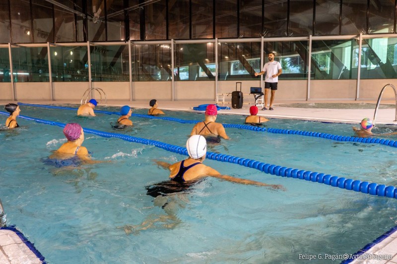 <span style='color:#780948'>ARCHIVED</span> - The Cartagena swimming pool is now open: classes still available