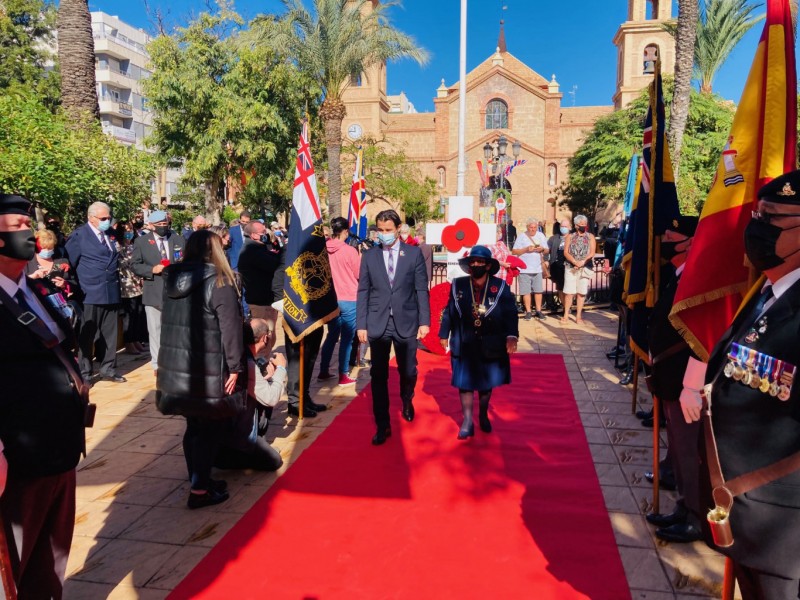 <span style='color:#780948'>ARCHIVED</span> - Hundreds of British expats in Torrevieja remember fallen soldiers on Remembrance Day