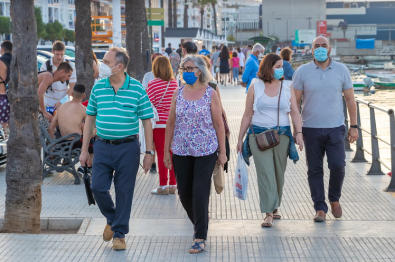 <span style='color:#780948'>ARCHIVED</span> - Masks remain mandatory outdoors in Spain