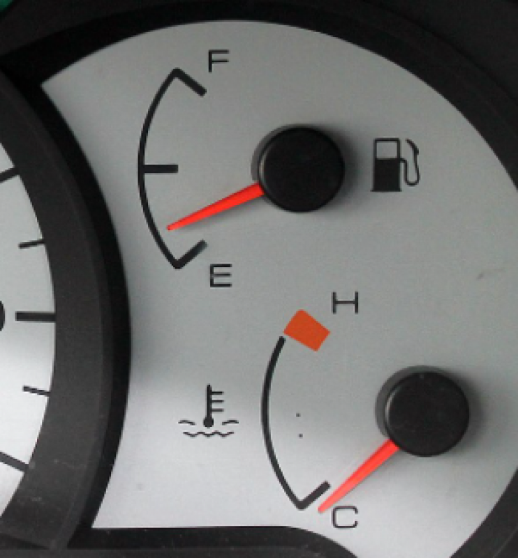 Empty or full tank: which saves more fuel?