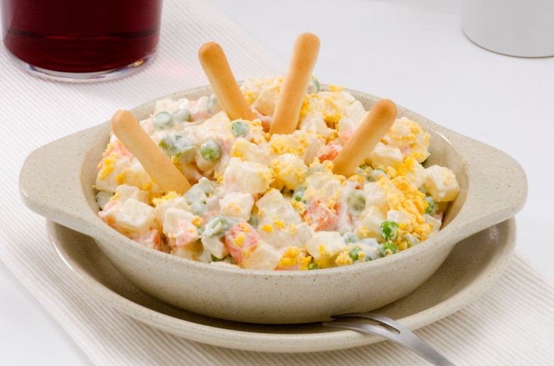 <span style='color:#780948'>ARCHIVED</span> - Russian salad renamed in Spain after Ukraine invasion