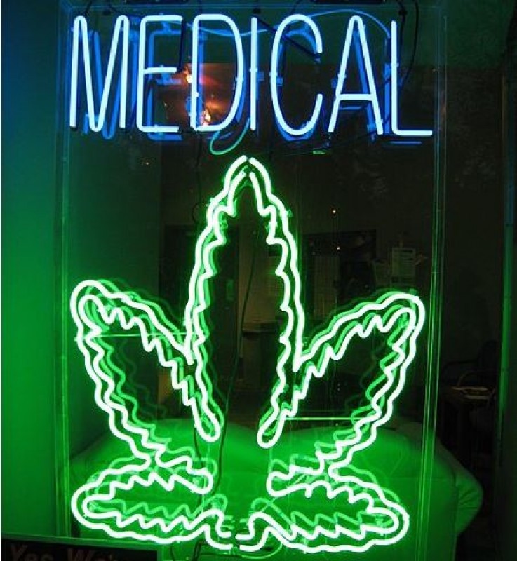 <span style='color:#780948'>ARCHIVED</span> - Spanish pharmacies propose pilot project for sale of medicinal marijuana