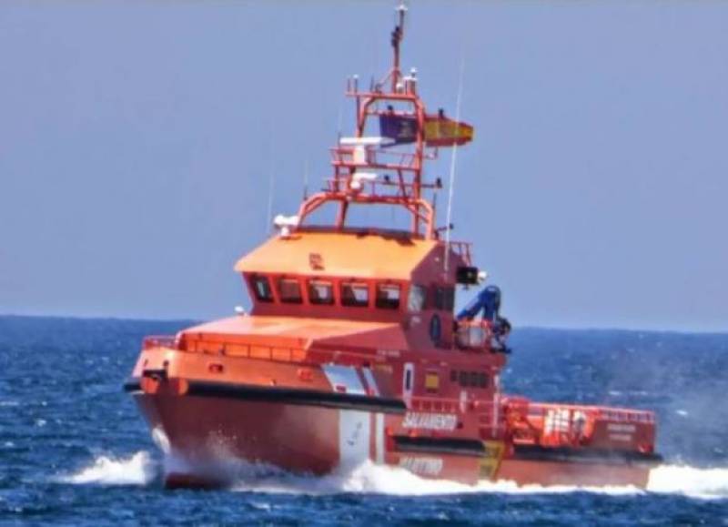 <span style='color:#780948'>ARCHIVED</span> - 30 migrants rescued off the coast of Malaga
