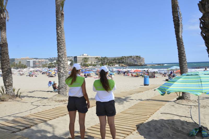 <span style='color:#780948'>ARCHIVED</span> - Javea bans smoking on all beaches