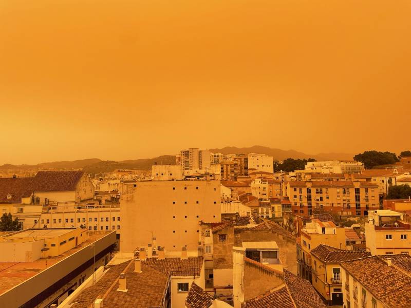 <span style='color:#780948'>ARCHIVED</span> - More red dust in Malaga this weekend