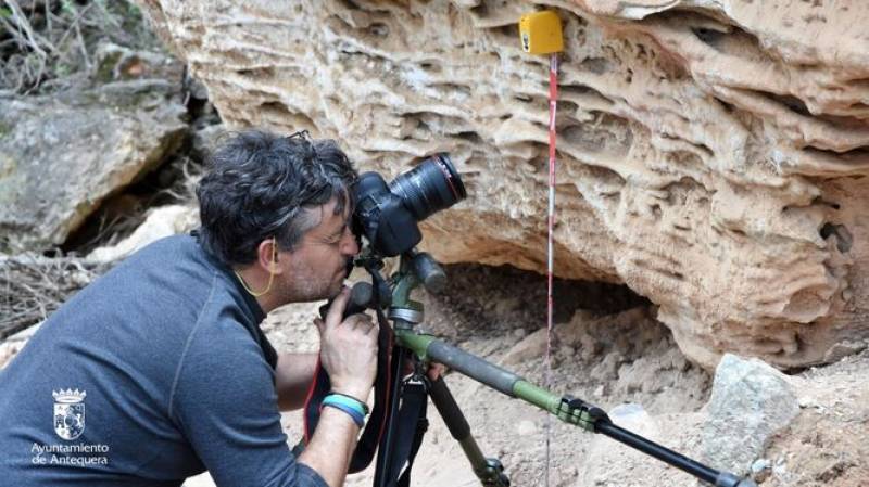 <span style='color:#780948'>ARCHIVED</span> - Hikers discover Paleolithic paintings in Malaga cave believed to be up to 60,000-years-old