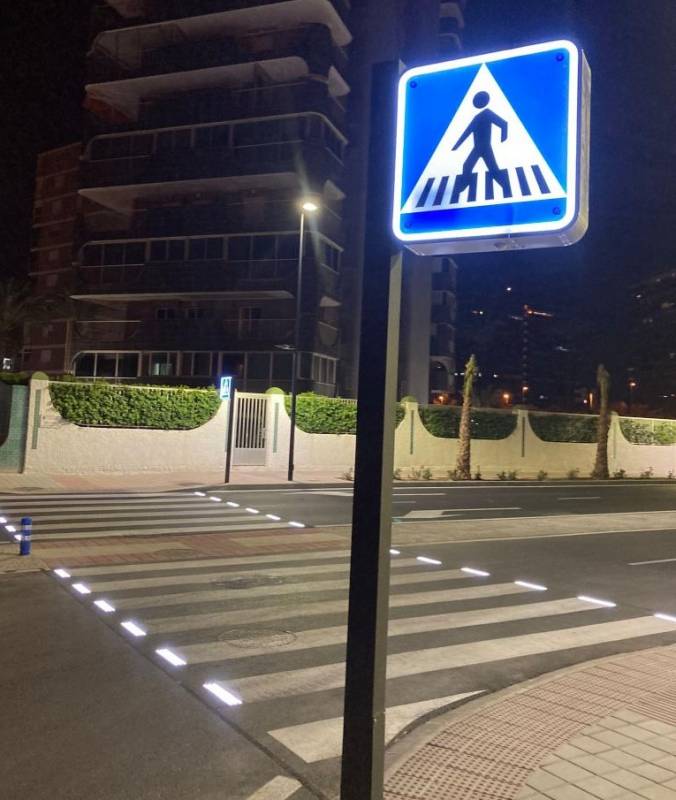 <span style='color:#780948'>ARCHIVED</span> - Alicante unveils new smart pedestrian crossings