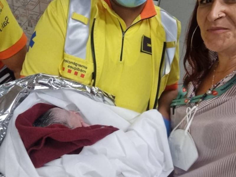 <span style='color:#780948'>ARCHIVED</span> - Woman gives birth on Spanish metro with help of staff and a passenger