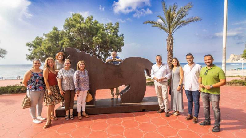 <span style='color:#780948'>ARCHIVED</span> - Benidorm promenade is given a touch of culture with open-air art exhibition