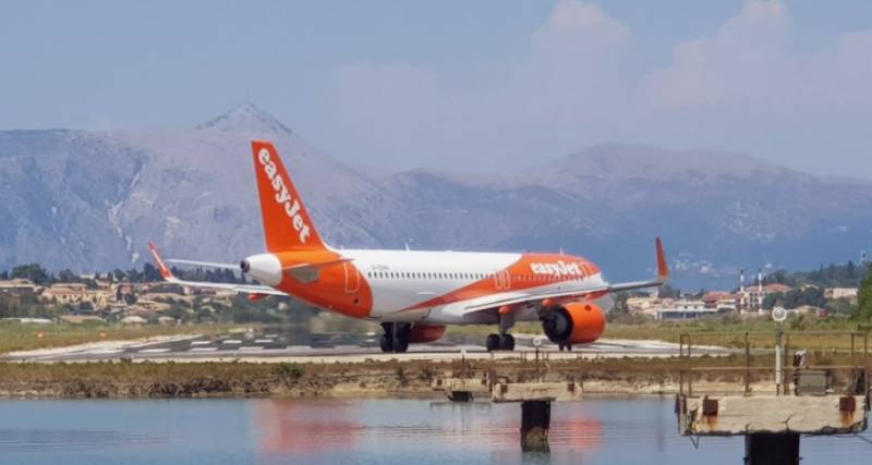 <span style='color:#780948'>ARCHIVED</span> - easyJet cabin crew in Spain call off strike