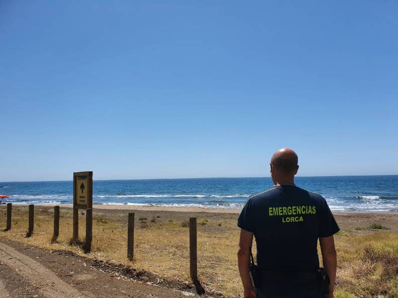 <span style='color:#780948'>ARCHIVED</span> - 18 jellyfish stings, 2 sea urchins and an eye cleaning: these were the Lorca beach emergencies this July