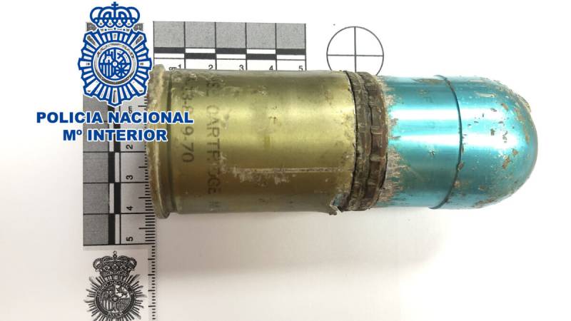 <span style='color:#780948'>ARCHIVED</span> - Live anti-tank land mine on Almeria beach among 4 dangerous explosives found already this summer