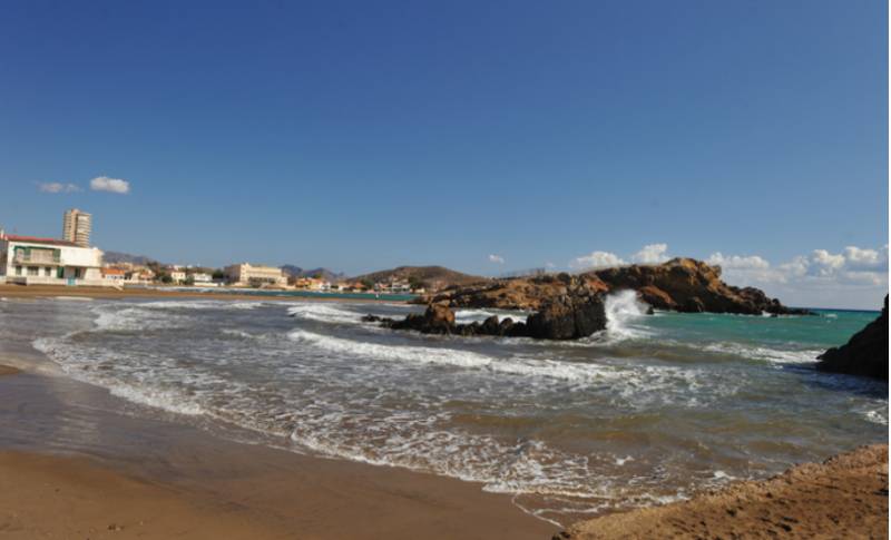 <span style='color:#780948'>ARCHIVED</span> - 80-year-old swimmer saved on Mazarron beach