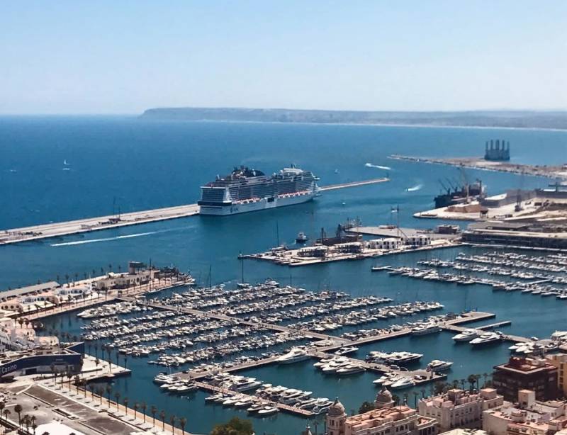 <span style='color:#780948'>ARCHIVED</span> - Alicante in talks with major shipping companies to position the province as a benchmark for cruise tourism