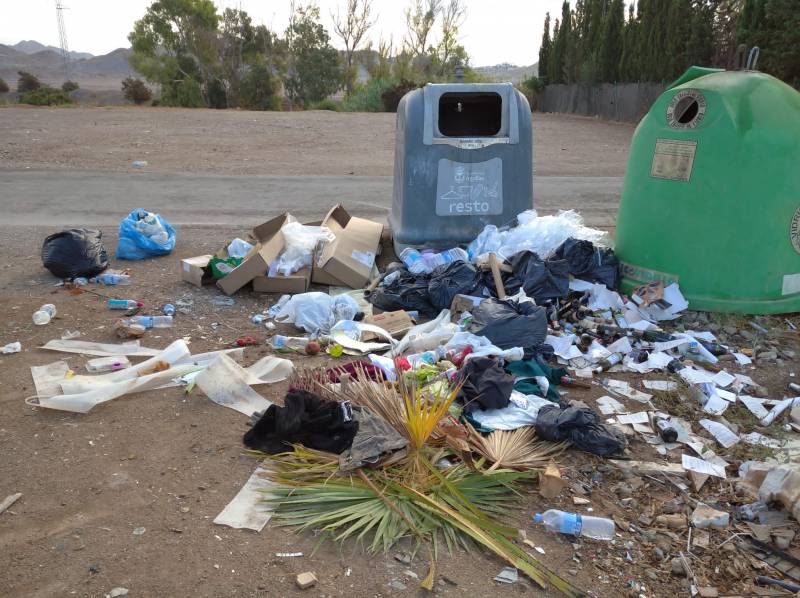 <span style='color:#780948'>ARCHIVED</span> - Aguilas warns of stiff fines and increased police surveillance to tackle illegal dumping