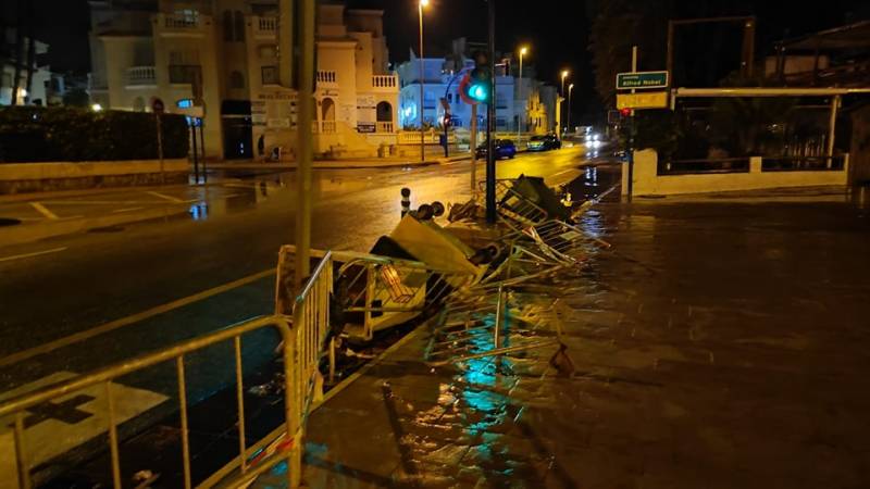 <span style='color:#780948'>ARCHIVED</span> - Alicante takes a battering from heavy rain as storms bring chaos