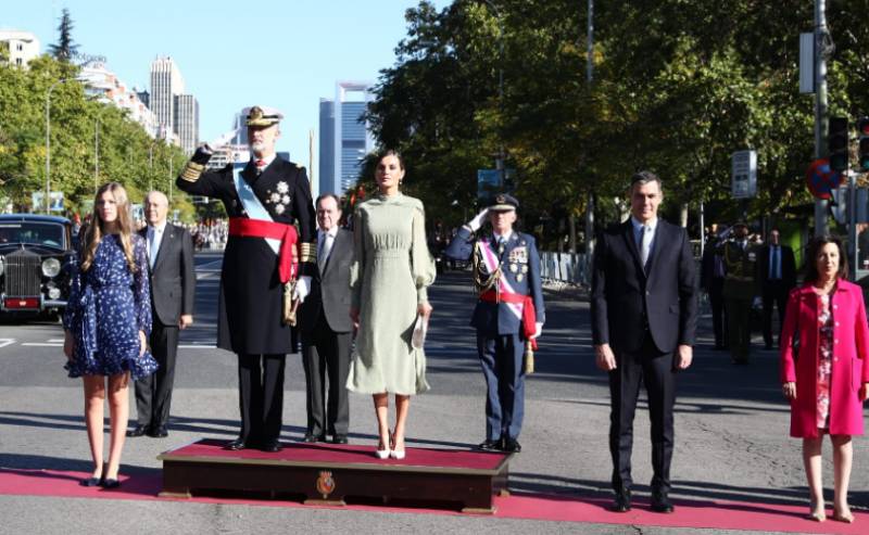 <span style='color:#780948'>ARCHIVED</span> - King made to wait as Sanchez booed once again at Spain Day parade