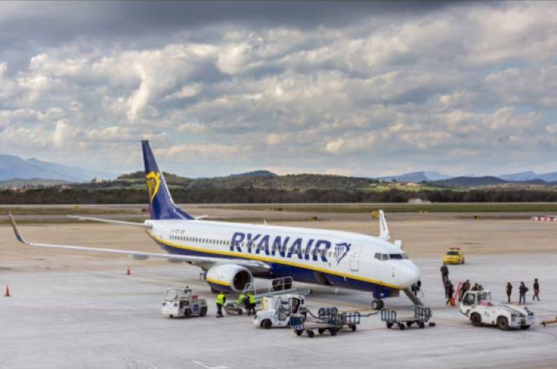 <span style='color:#780948'>ARCHIVED</span> - Ryanair baggage handlers strike at 22 Spanish airports until the new year
