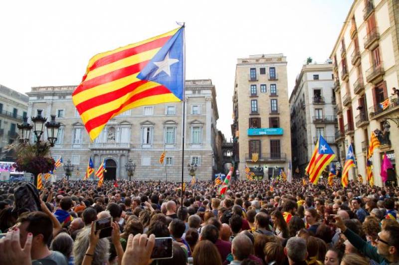 <span style='color:#780948'>ARCHIVED</span> - Sanchez changes Spanish treason laws to go easy on Catalan separatists