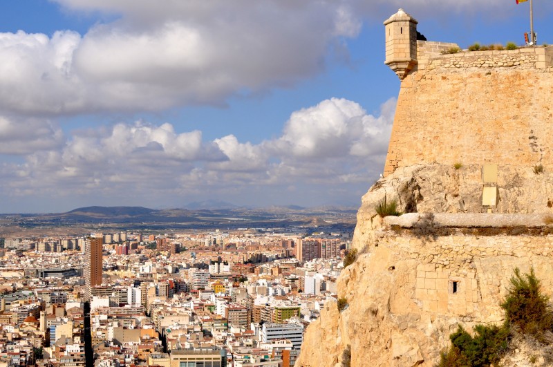 Guided tours of the Castle and Casco Antiguo in Alicante City for groups