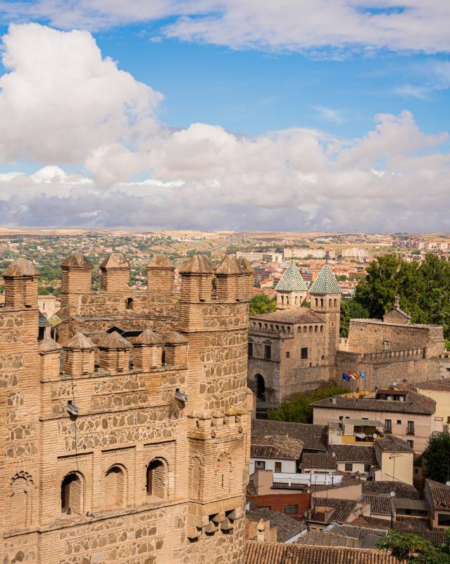 <span style='color:#780948'>ARCHIVED</span> - Tourist accommodation is restricted in the ancient Spanish city of Toledo