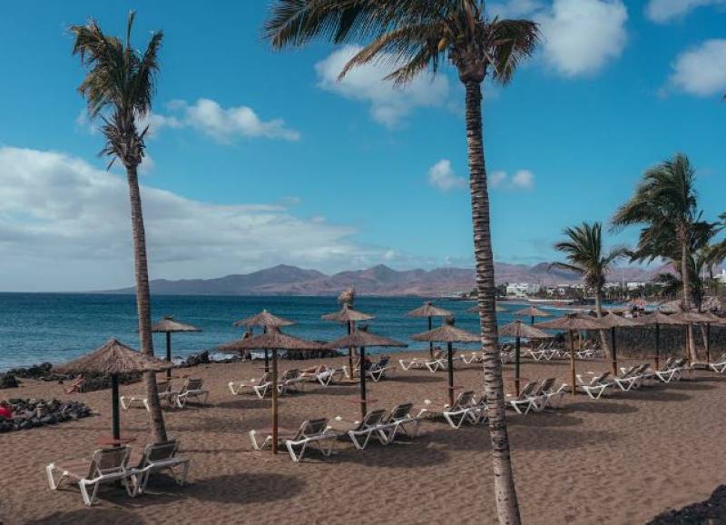 <span style='color:#780948'>ARCHIVED</span> - Lanzarote tourism bosses scramble to assure they still want British holidaymakers