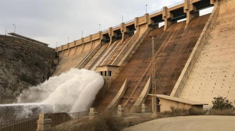 <span style='color:#780948'>ARCHIVED</span> - Murcia farmers double irrigation as expensive crops wither in the heat