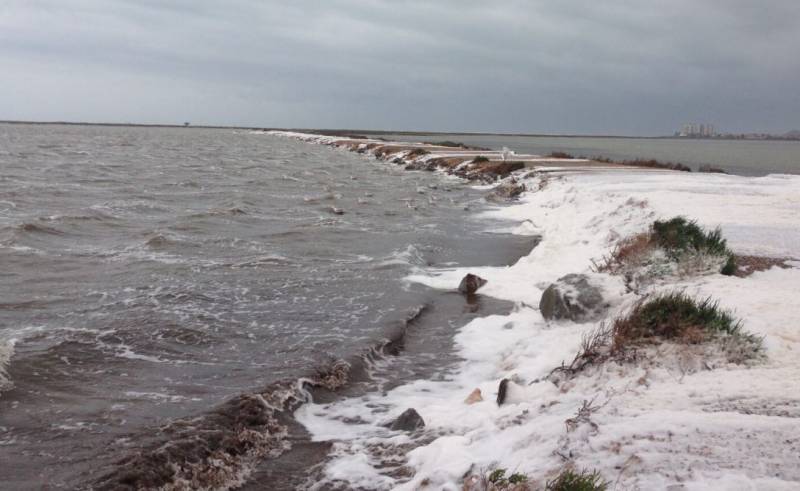 Bathing jetties on Mar Menor beaches will be ready in June