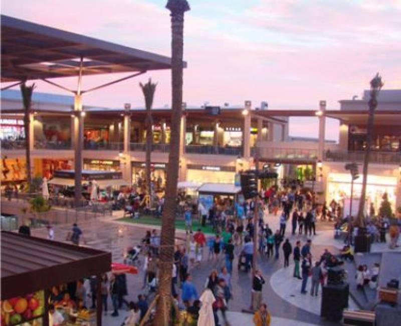 Zenia Boulevard Centro Comercial: What to do at La Zenia shopping centre in Orihuela Costa, Alicante