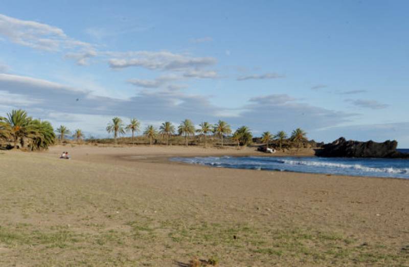 Mazarron Town Hall begins work to restore access track at the beach of Percheles