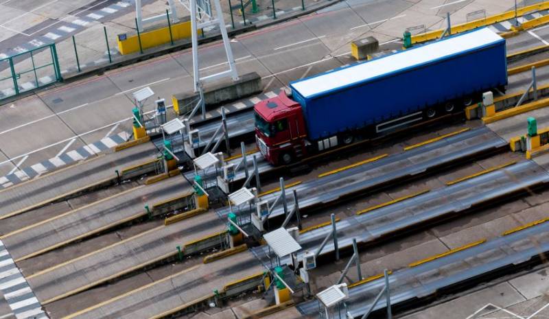 Brexit border checks on fruit and veg imported to UK from EU postponed for another year