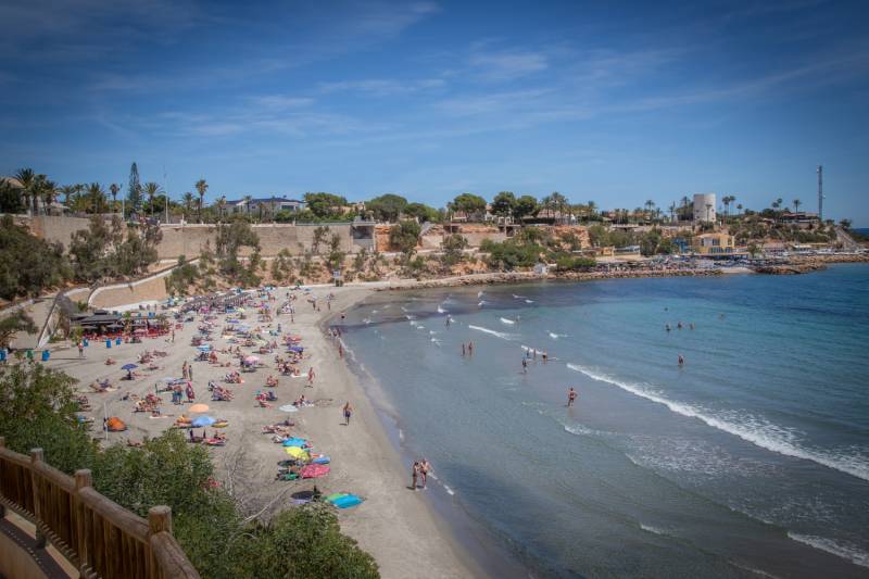 Man, 60, drowns at Orihuela Costa beach and toddler is pulled unconscious from Benidorm pool