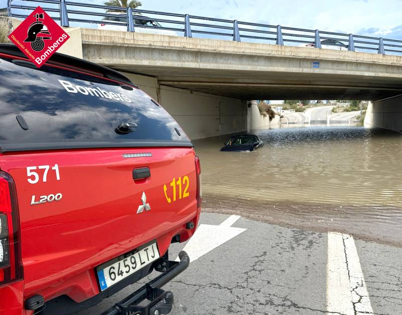 Drivers trapped and motorways closed as rainstorms wreak havoc in Alicante